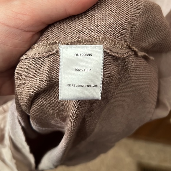 Pendleton 100% silk sleeveless top - Picture 5 of 7